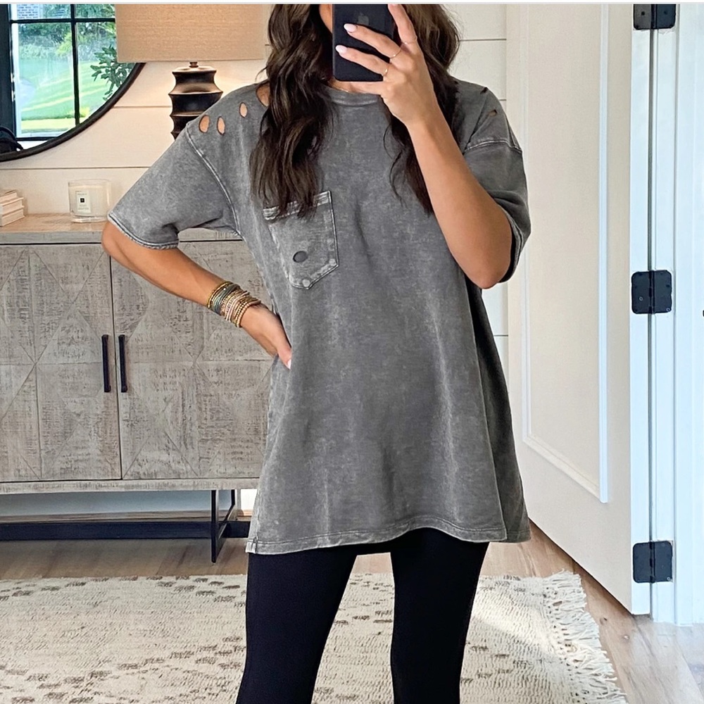 TALULAH Distressed Washed Gray Short Sleeve Tee